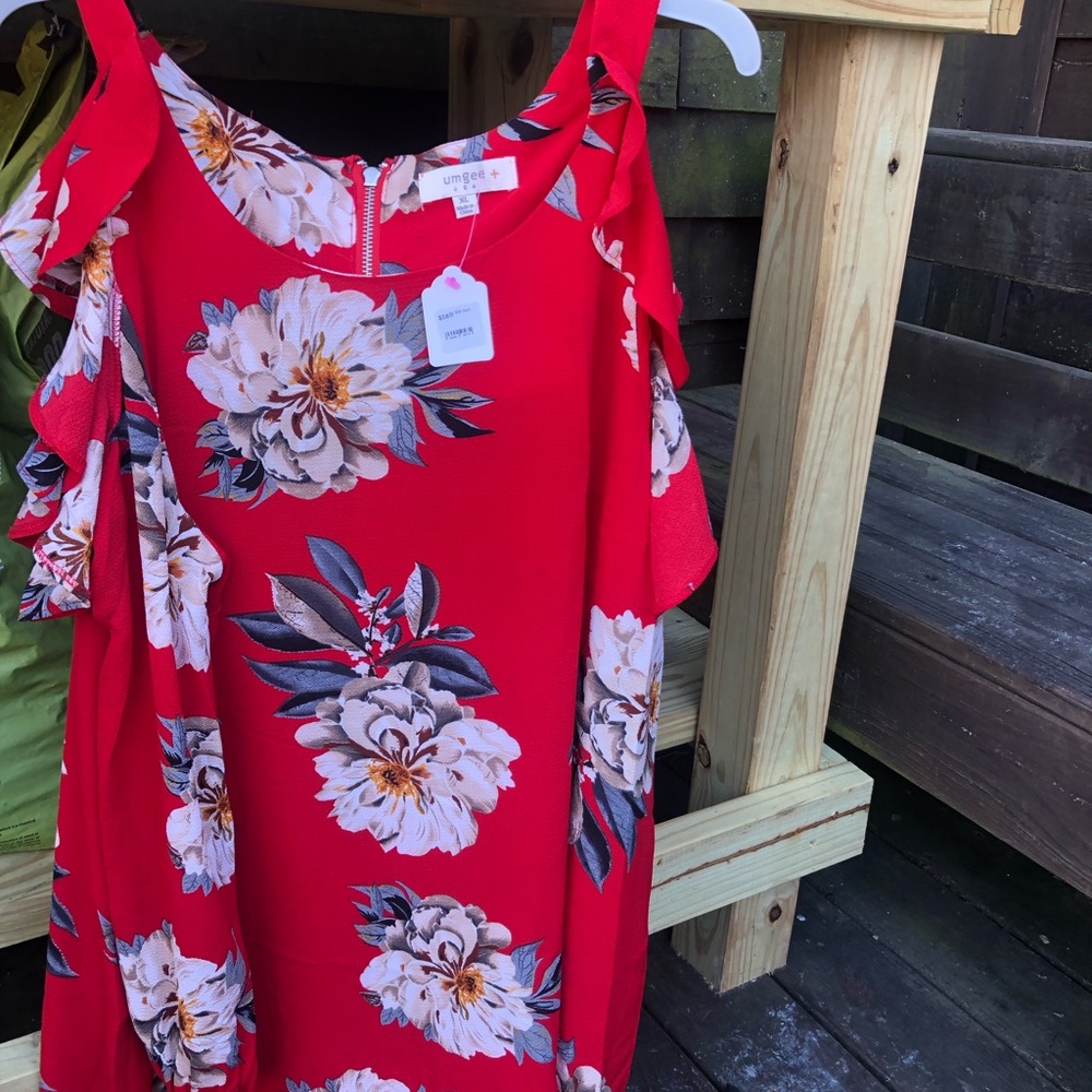 Umgee NWT cold shoulder dress
